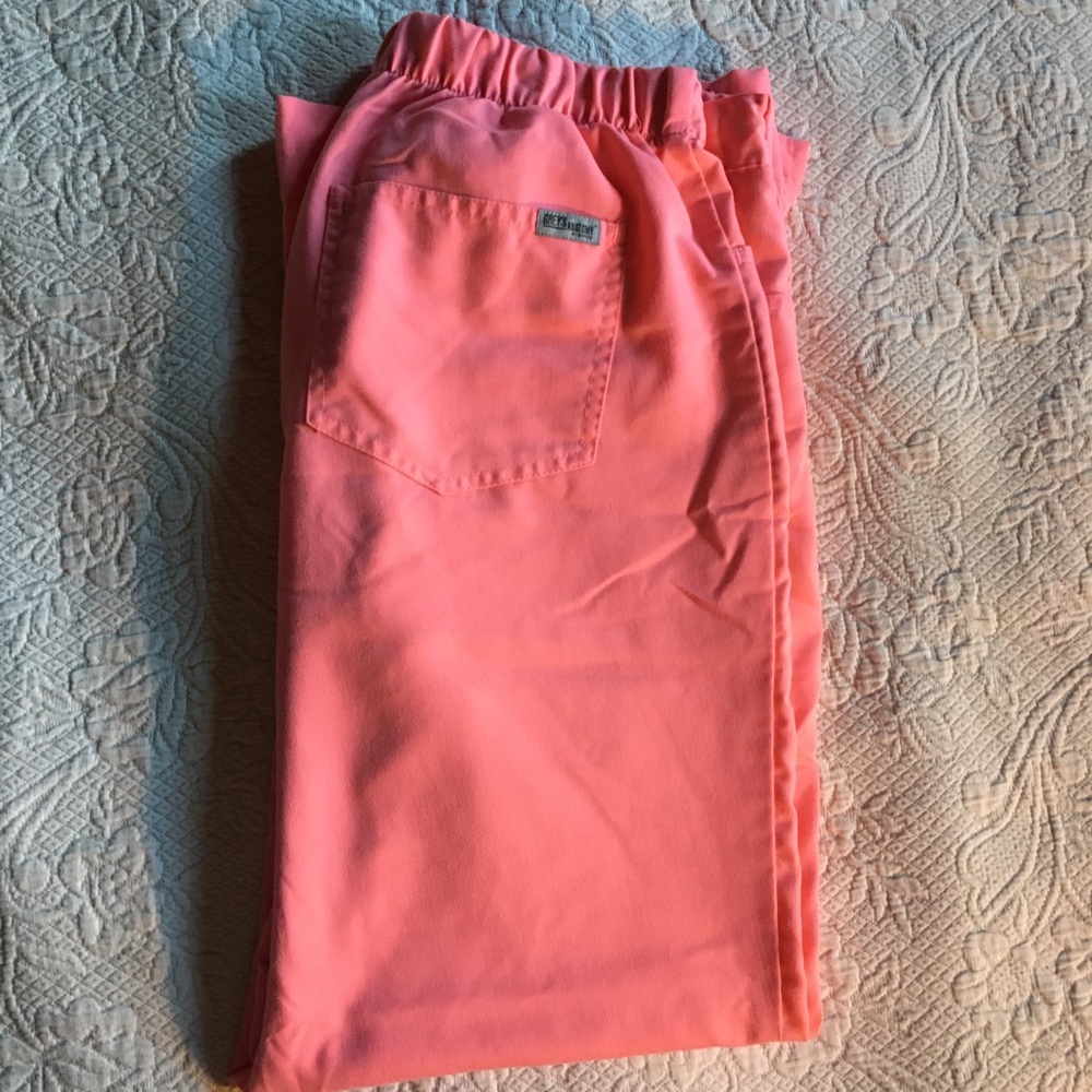 •Size MP Grey’s Anatomy scrub pants•